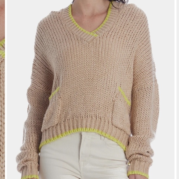 Dee Elly Hooded Sweater - Picture 9 of 9